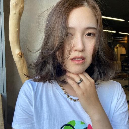 女生中長髮、長瀏海、女生染髮