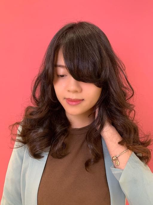 女生長髮