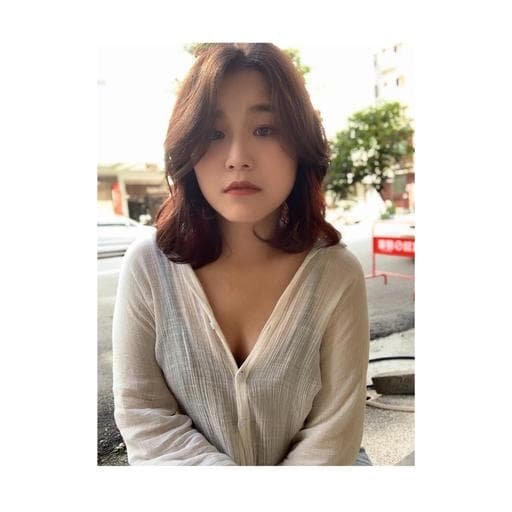 女生中長髮、長瀏海、女生染髮