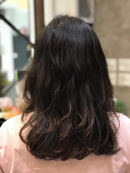 女生長髮