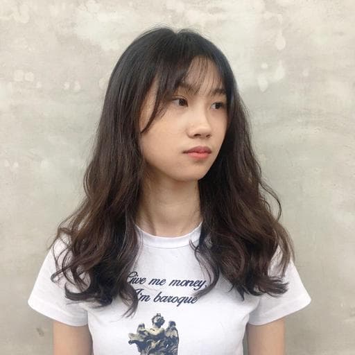 女生長髮