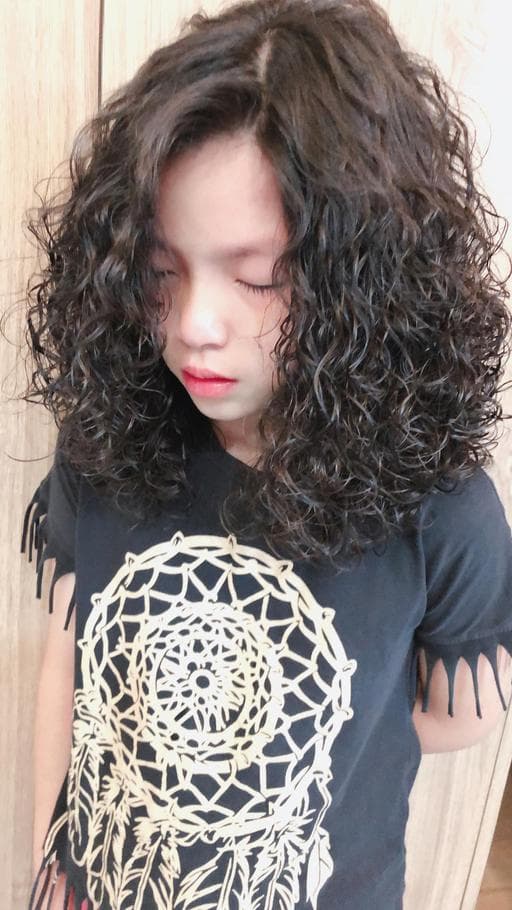 女生中長髮、結構式護髮、復古卷髮