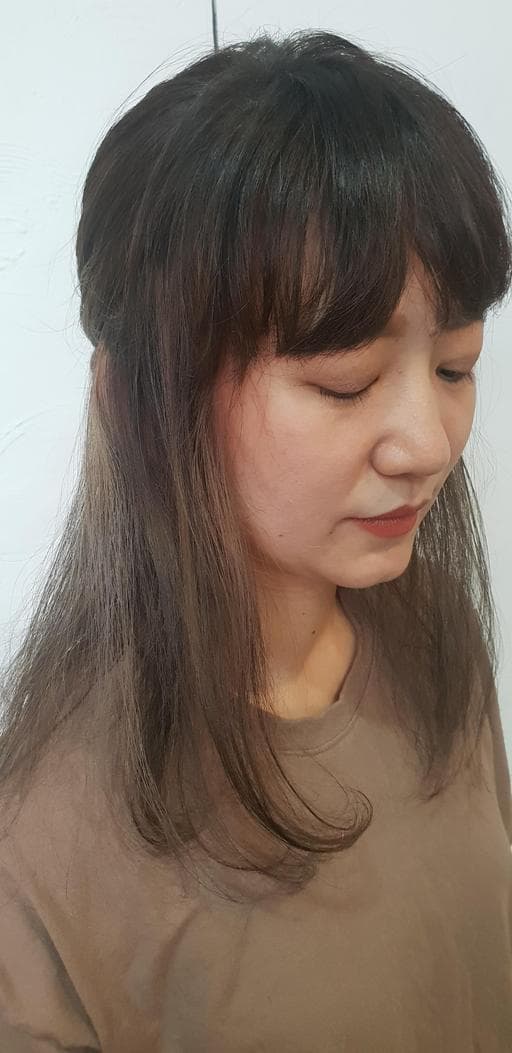 女生中長髮、粗硬髮、不用漂髮