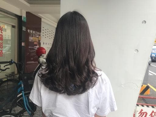 女生中長髮、空氣感卷髮、短瀏海