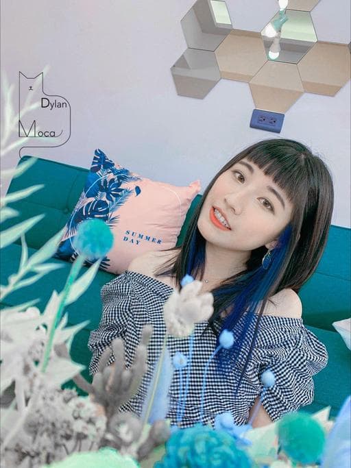 女生中長髮、挑染、漂色