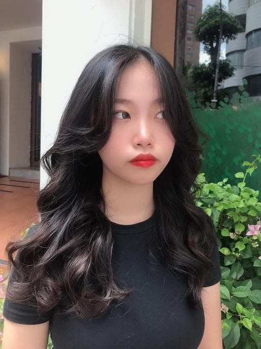 女生長髮