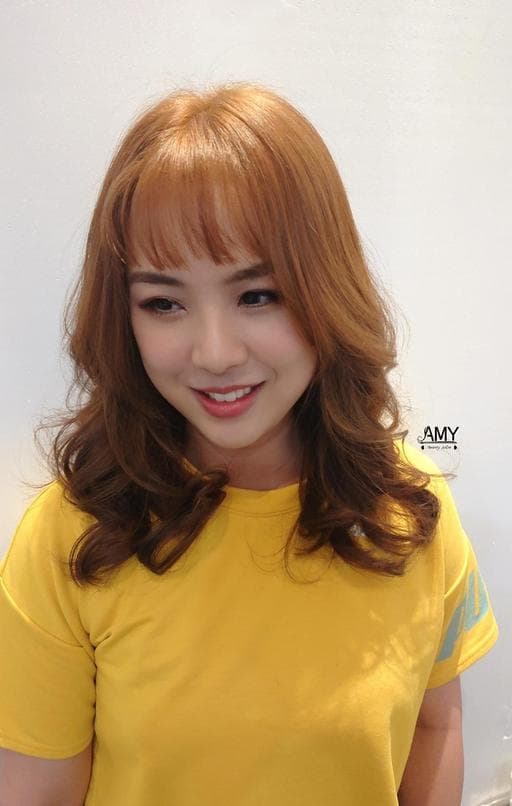 女生長髮、電棒造型、短瀏海