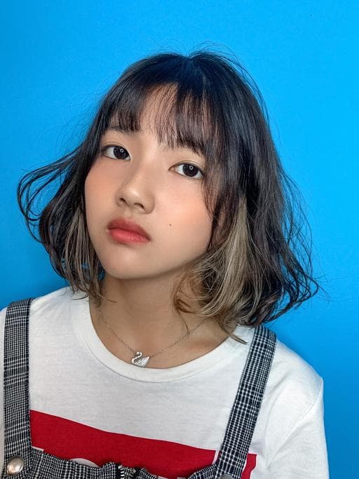 女生短卷髮-(耳下肩上)、黑茶髮色