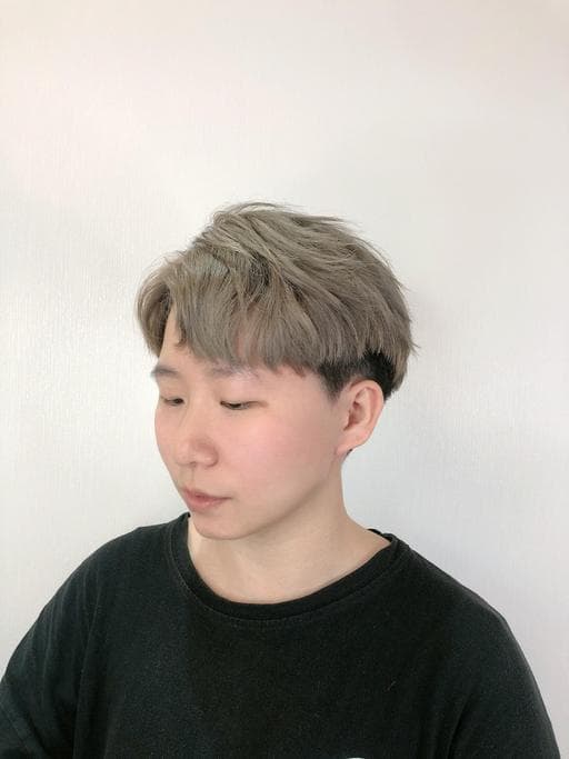 女生短髮、特殊色、灰色系