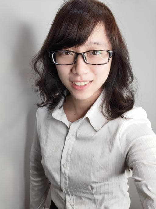 女生中長髮、微捲、咖啡色系