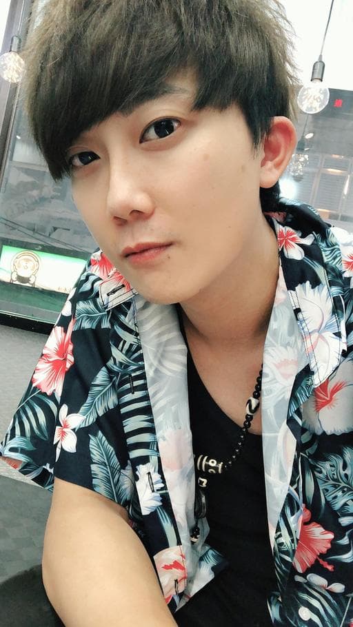 男生短髮、抹茶色、台中髮型師