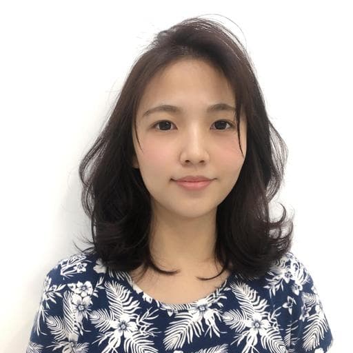 女生中長髮、長瀏海、女生染燙