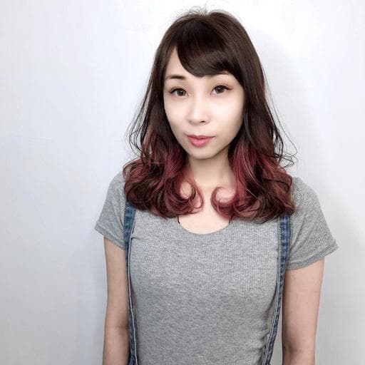 女生長髮、楓糖斑比色