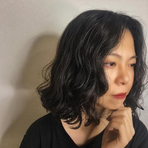 女生短髮、長瀏海、溫塑燙