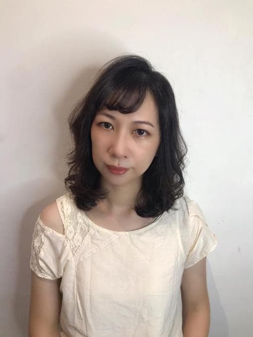 女生中長髮、燙卷、質感溫塑