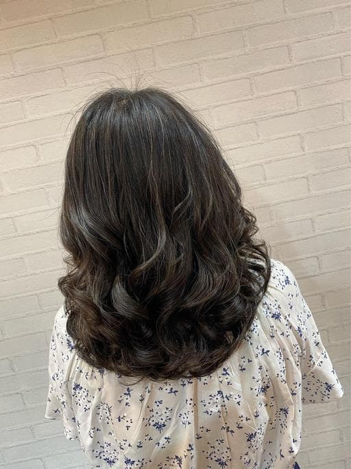 女生長髮