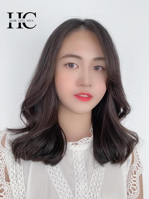 女生長髮
