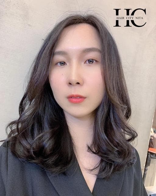 女生長髮