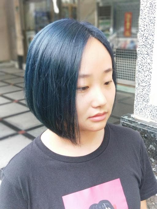 女生短髮、長瀏海、漂色