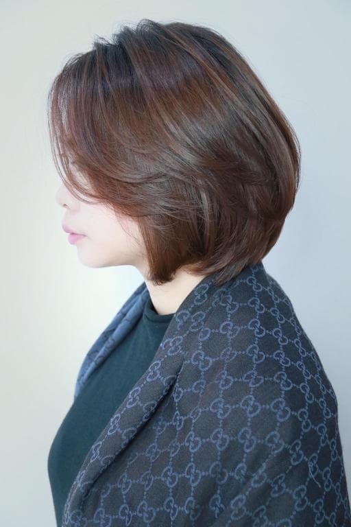 長瀏海、圓臉、中性髮