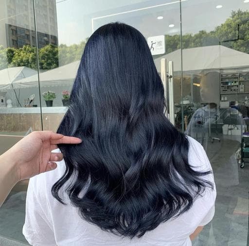 女生長髮