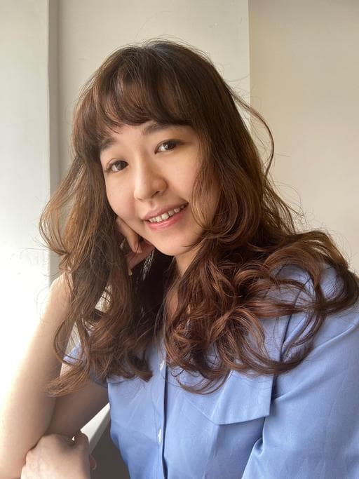 女生長髮、短瀏海、鬆軟雲朵燙