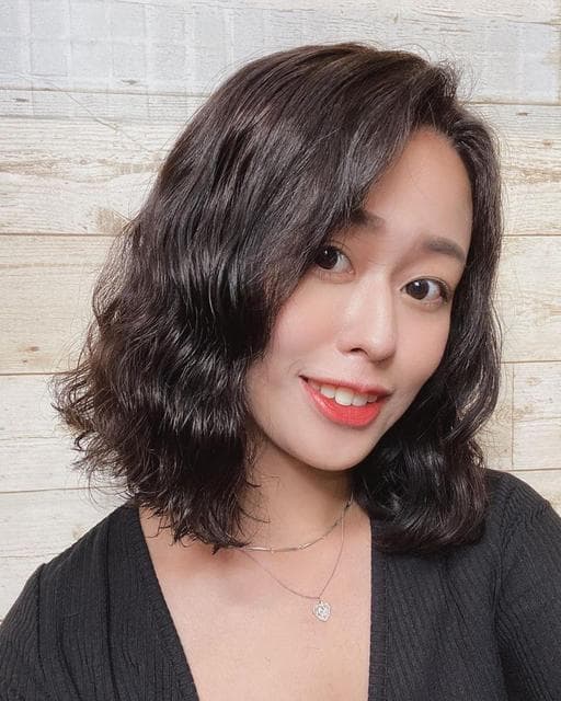 女生中長髮、楓糖斑比色