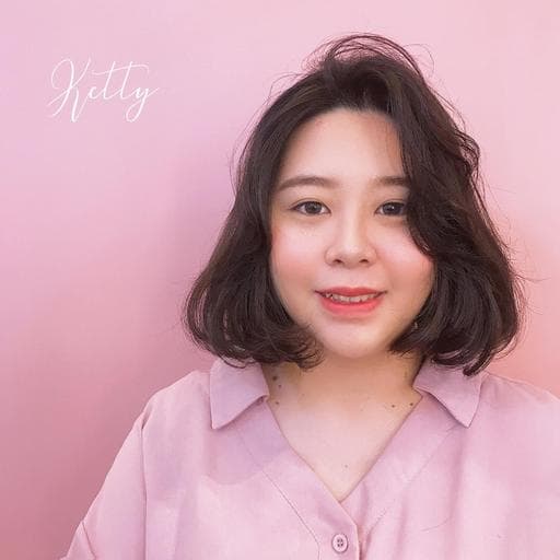 女生中長髮、燙卷、長瀏海