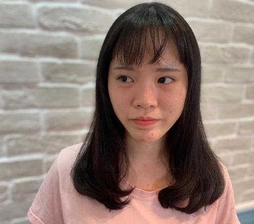 女生中長髮、燙直、內彎