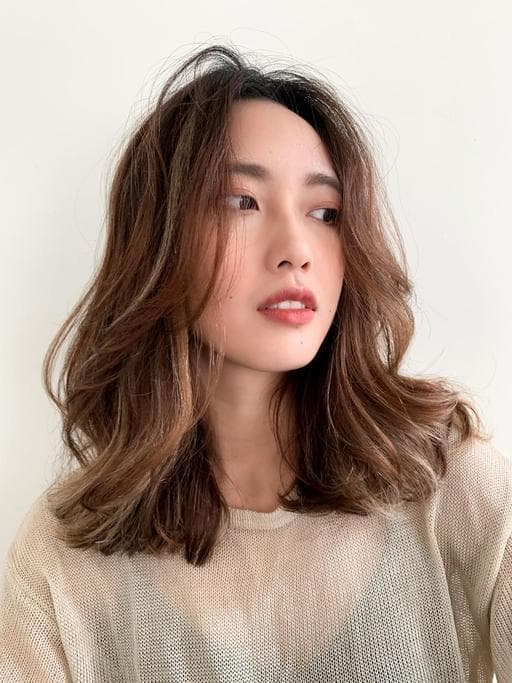 女生長髮、長瀏海、女生染髮