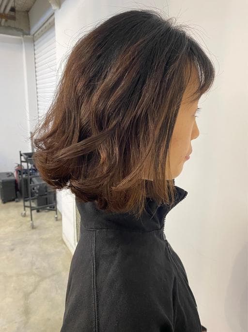 女生短髮、燙卷、微捲