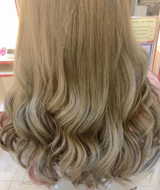 長瀏海、漂色、女生長髮