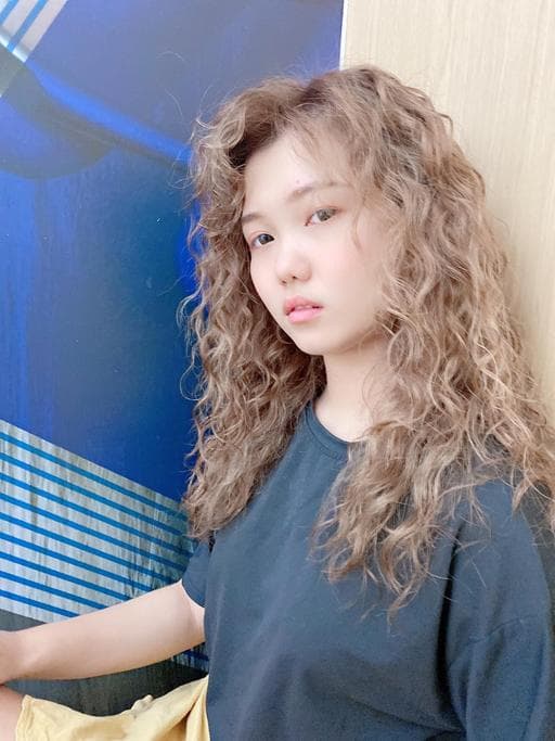 長瀏海、女生染燙、漂色