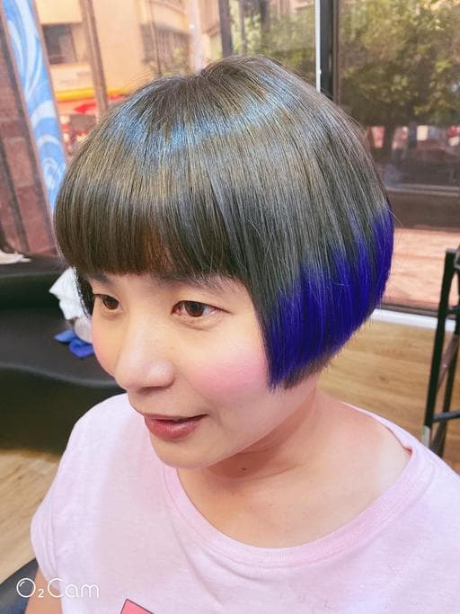 女生短髮、特殊色、漂色