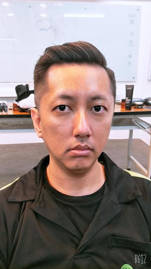 男生短髮、後梳油頭、台中剪髮