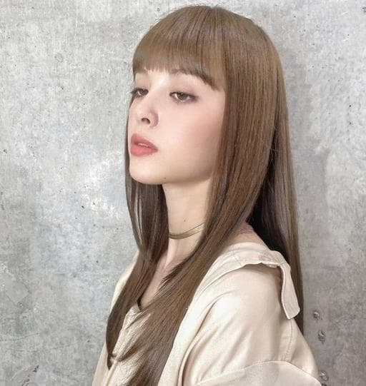 女生長髮、蜂蜜奶茶色
