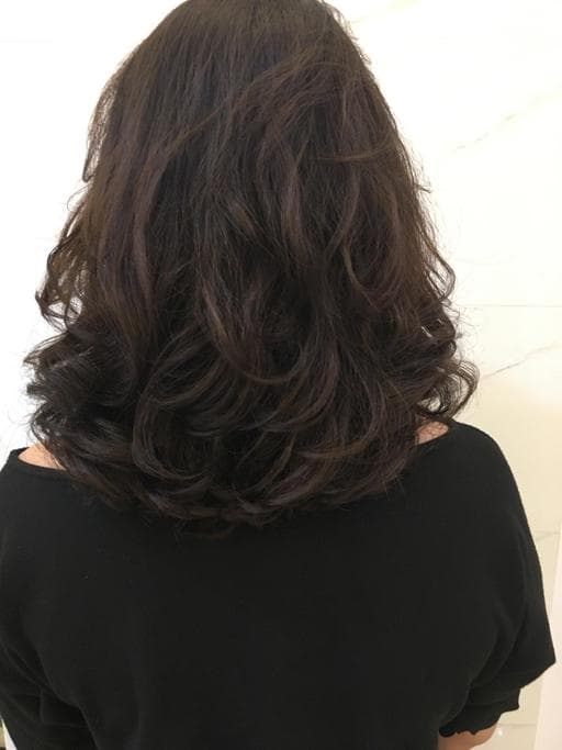 女生中長髮、長瀏海、女生染燙