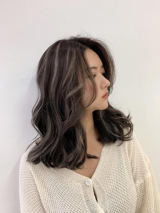 女生中長髮