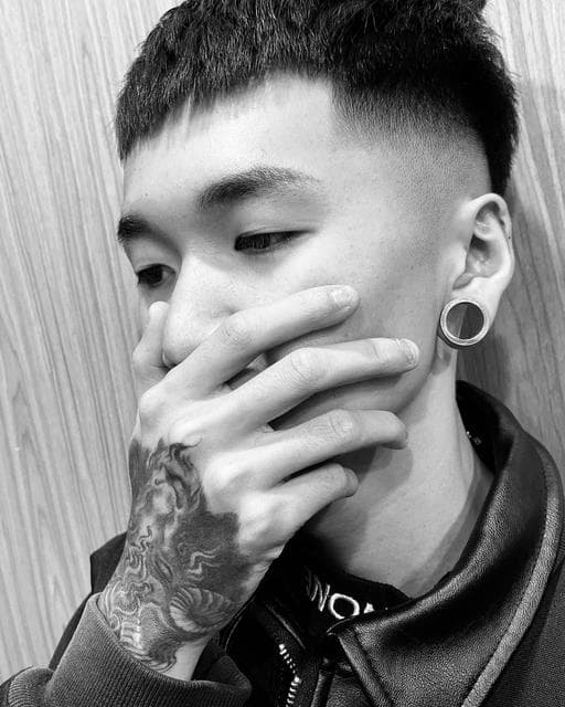 男生短髮