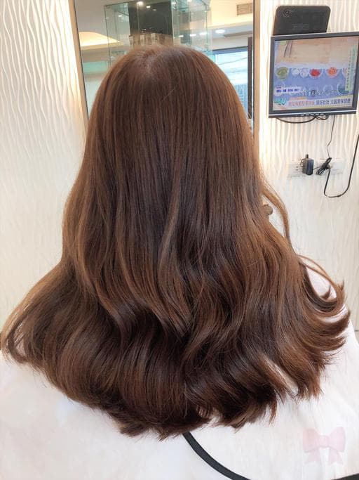 女生長髮、女生染髮、不用漂髮