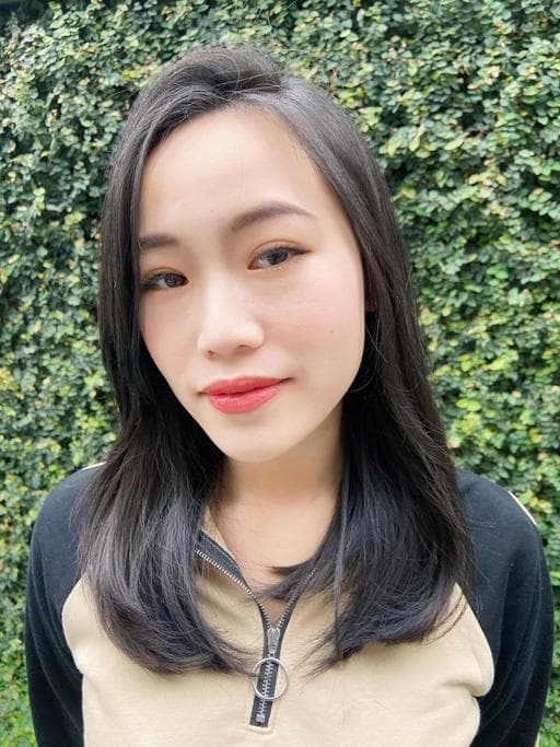 長瀏海、女生長髮、方臉