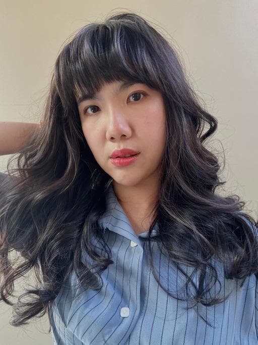 女生長髮、短瀏海、溫塑燙