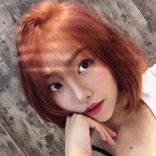 女生中長髮、長瀏海、漂色