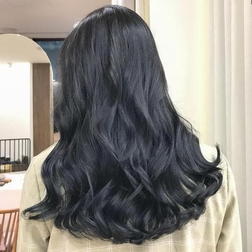 女生長髮、圓臉、粗硬髮