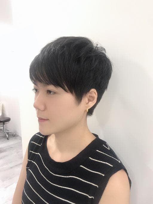 女生短髮、長瀏海、粗硬髮