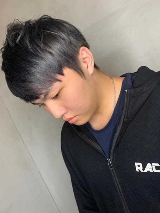 男生短髮、漂色、灰色系