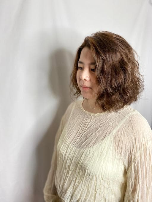 女生短髮、楓糖斑比色