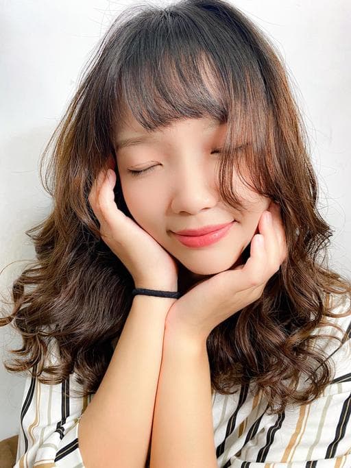女生長髮、短瀏海、女生燙髮