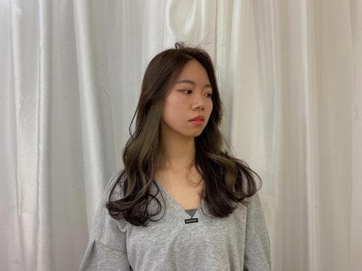 女生中長髮、長瀏海、漂色