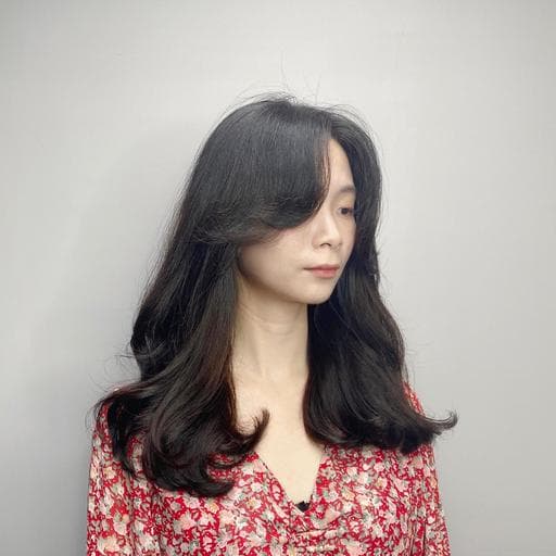 長瀏海、女生染燙、八字瀏海